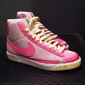 Nike Blazers Womens 7.5